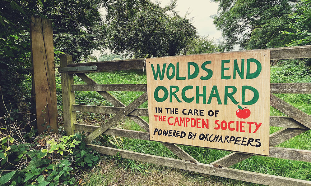 Wolds End Orchard sign